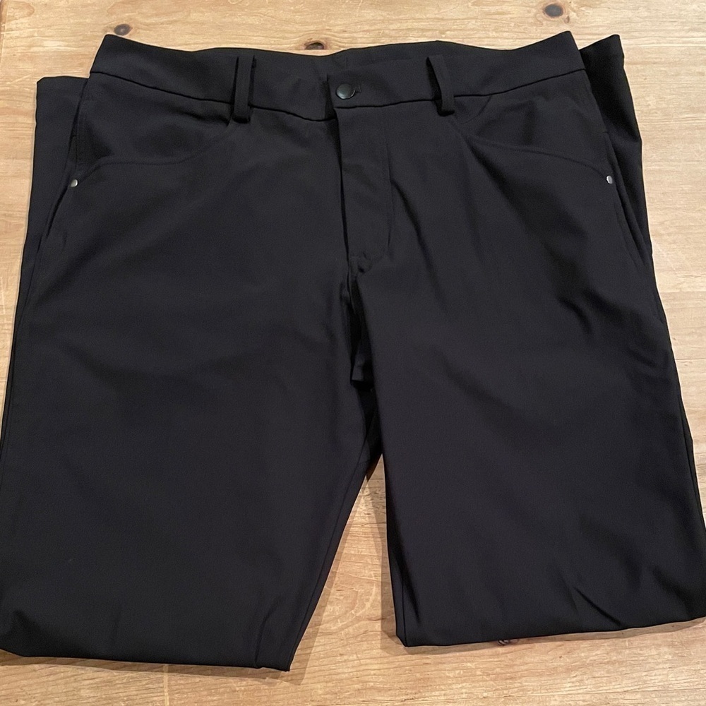 Lululemon Black pants Athleisure Hiking Outdoorsy Casual 36